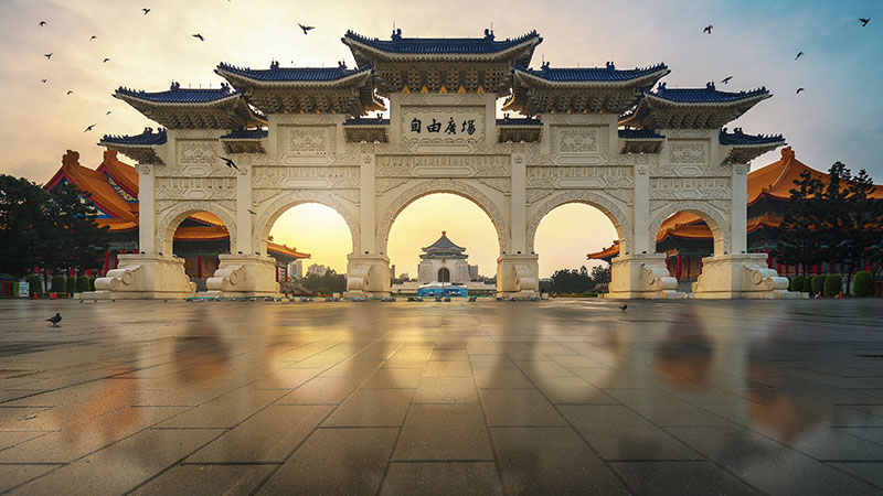 Early morning at the Archway of CKS (Chiang Kai Shek) Memorial Hall, Tapiei, Taiwan